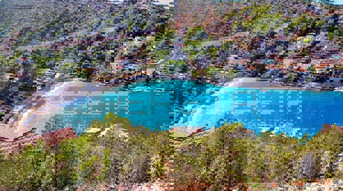 Участок JELSA, 425.000 €