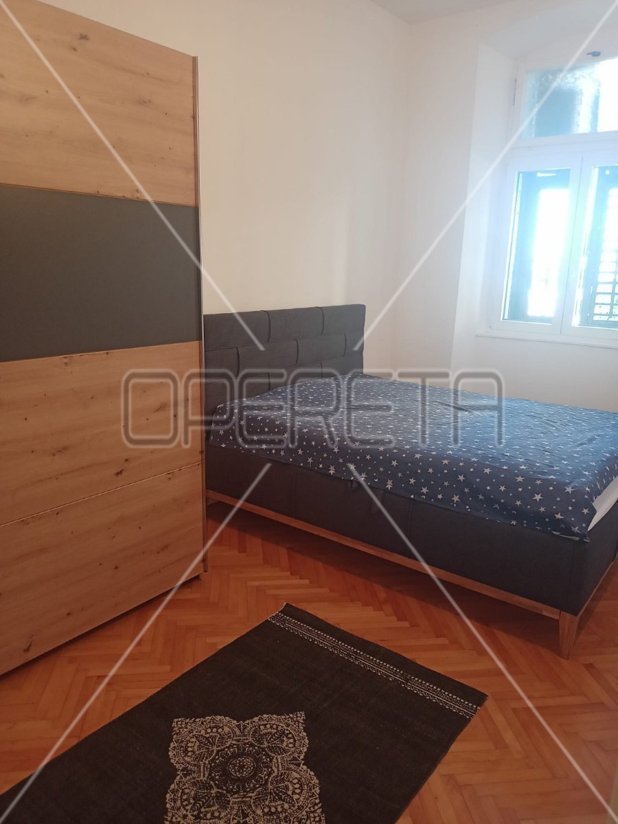 Apartment 104m2 4 rooms, Pula Center