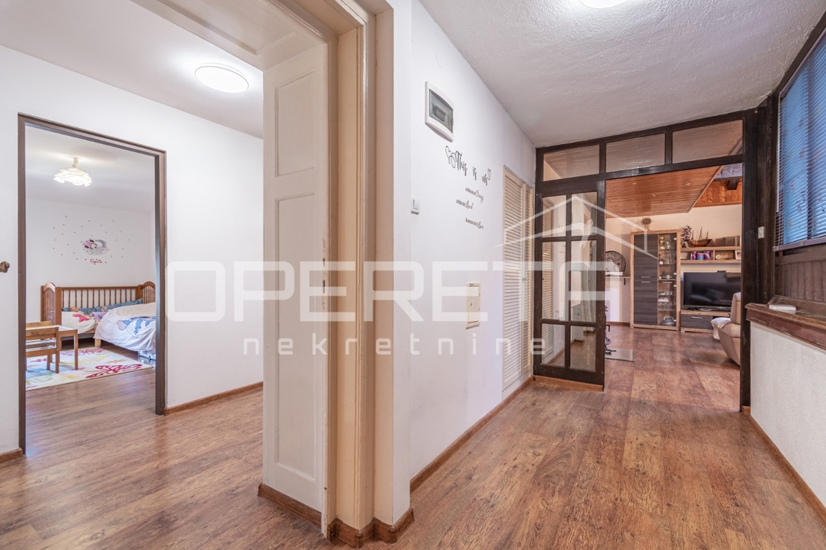Pula, Veruda, three-bedroom apartment on the 2nd floor, sale or exchange