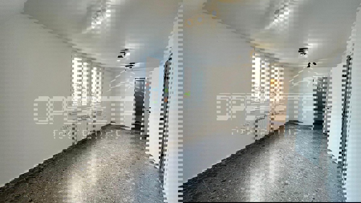 Locale commerciale ZAGREB, 2.500 €