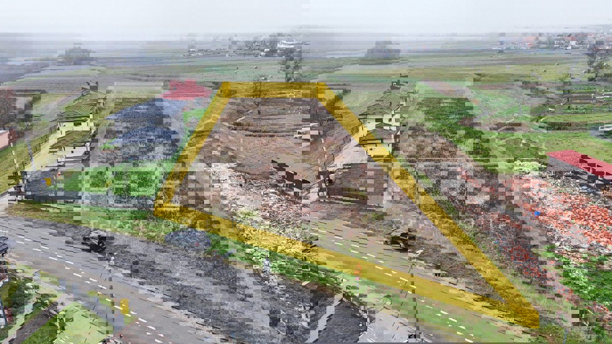 Участок ZAGREB, 249.999 €