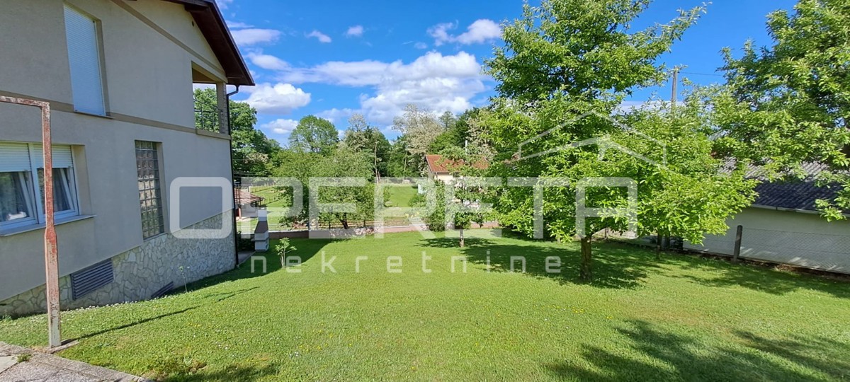 Velika hiša z vrtom, garažo in podstrešjem za dodatno stanovanje – 3