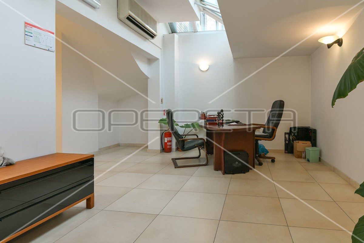 CENTAR