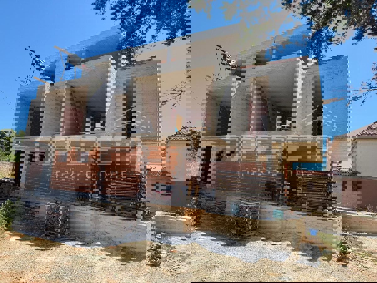Appartamento UGLJAN, 299.000 €