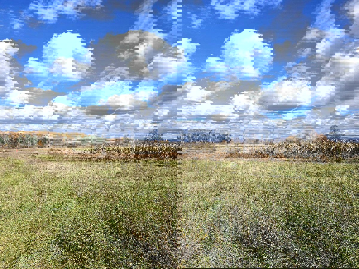 Terreno GOSPIĆ, 89.000 €