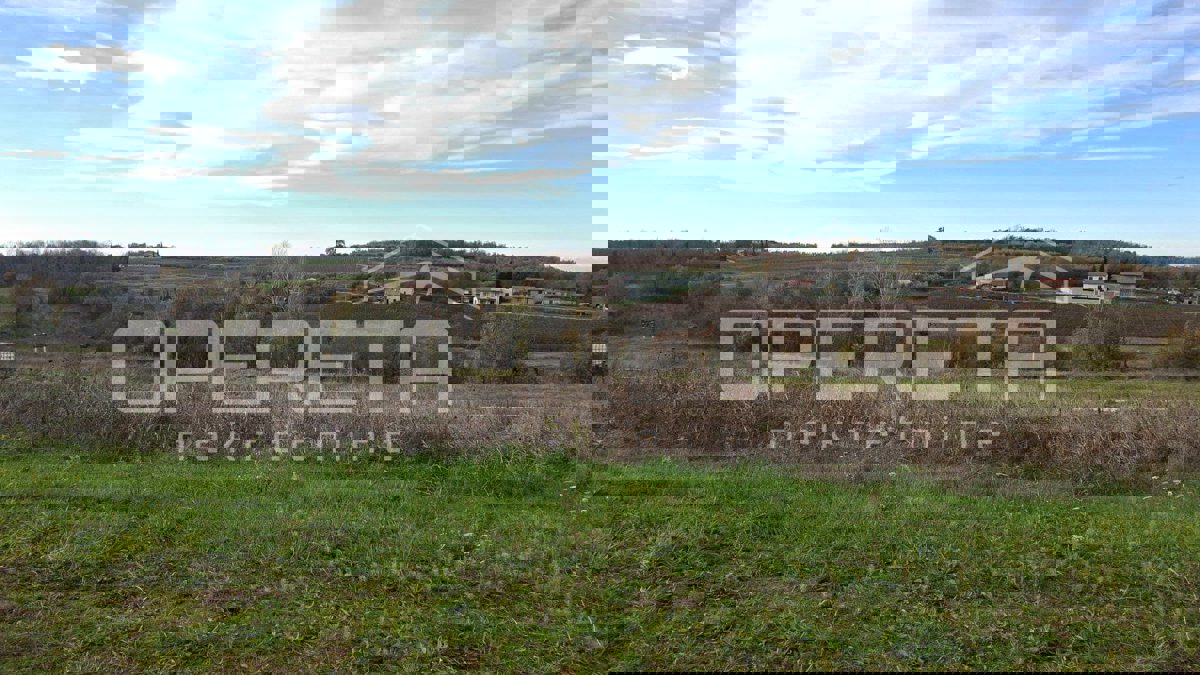 Участок VIŽINADA, 89.000 €