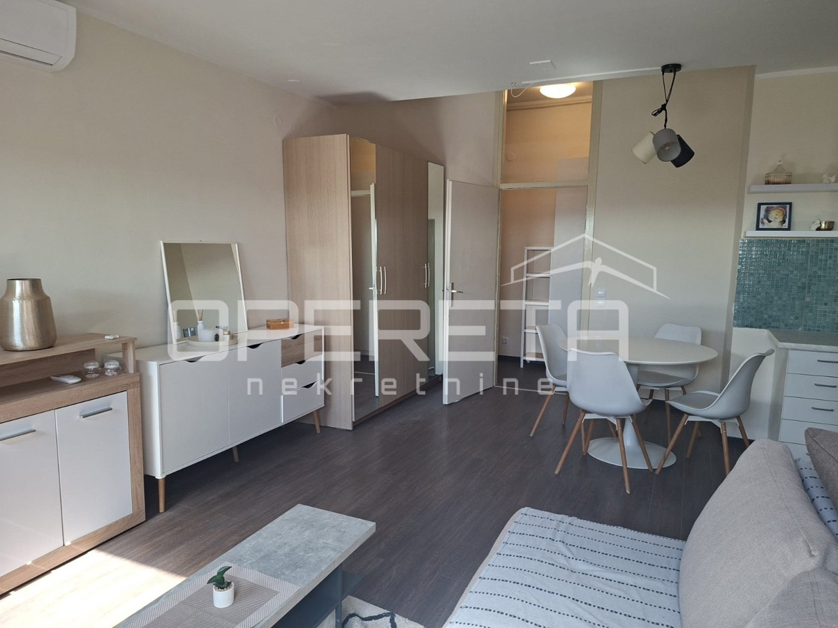 Gemütliche und komplett möblierte Zweizimmerwohnung (40m2) – Banfica – 3