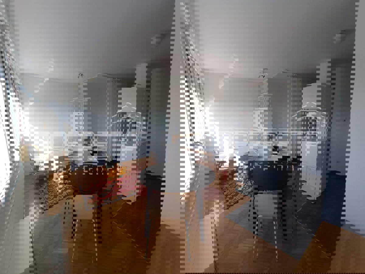 SPLIT