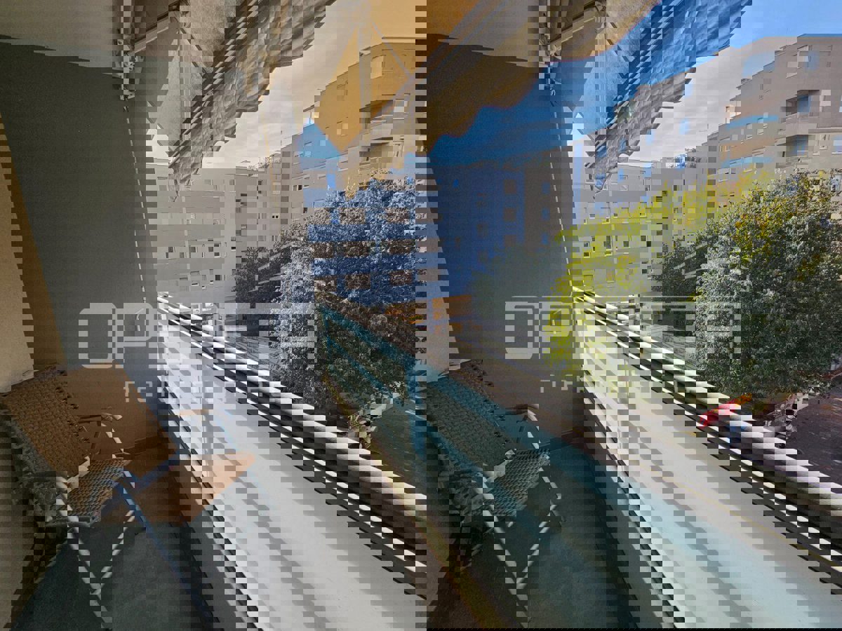 SPLIT