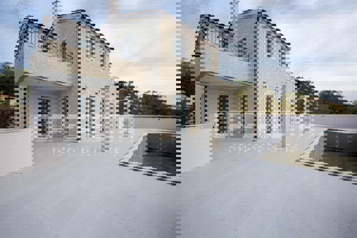 SVETI LOVREČ PAZENATIČKI