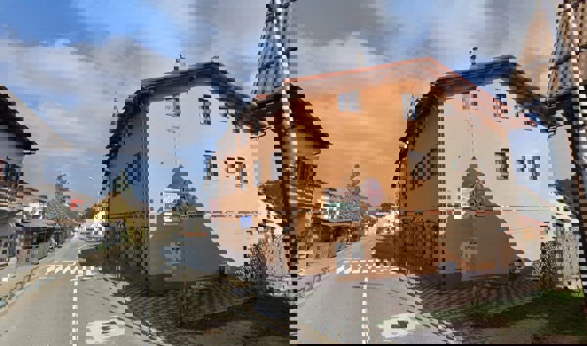 Locale commerciale ČABAR, 200.000 €