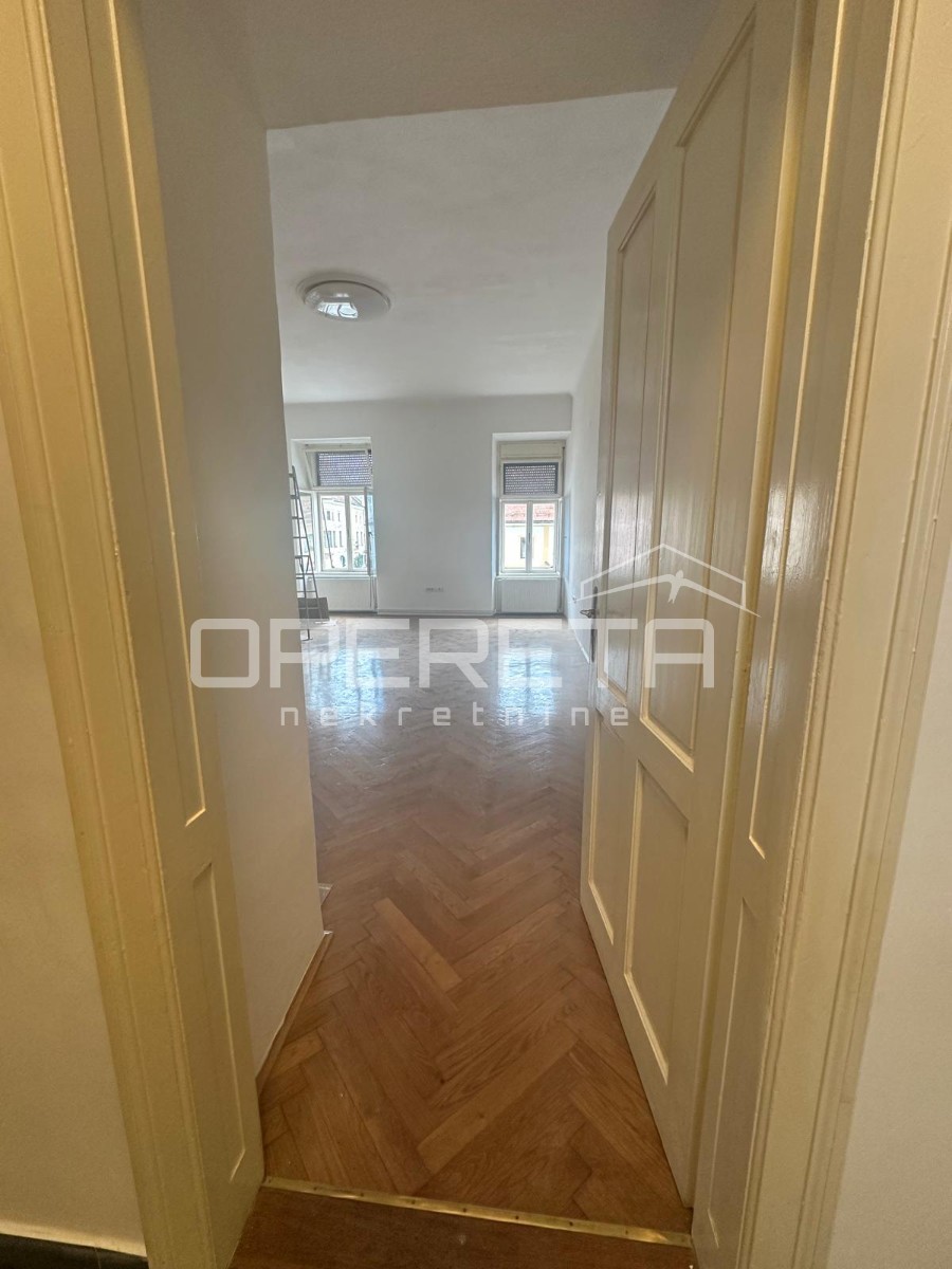 Miete, Büro, Centar, Trg kralja Tomislava, 110m2 – 2
