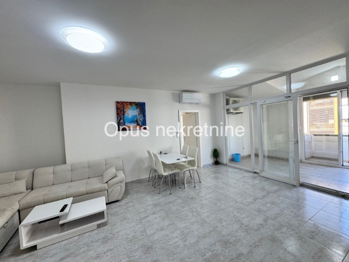 Appartamento METKOVIĆ, 650 €