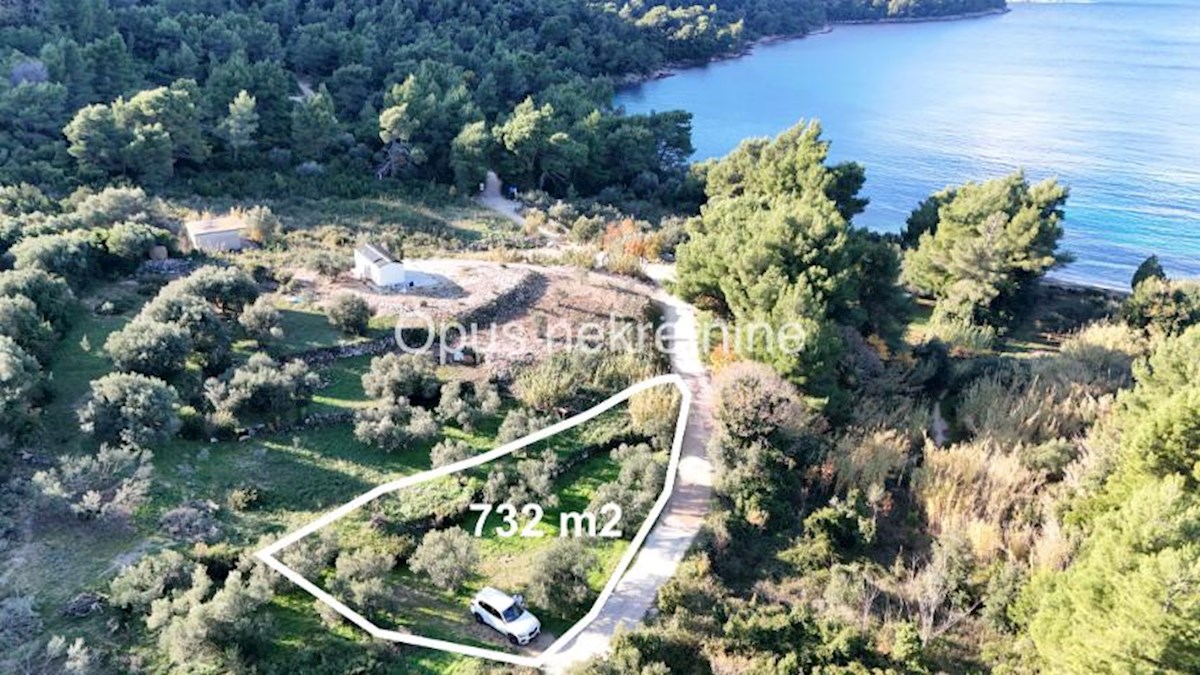 Участок STON, 78.000 €