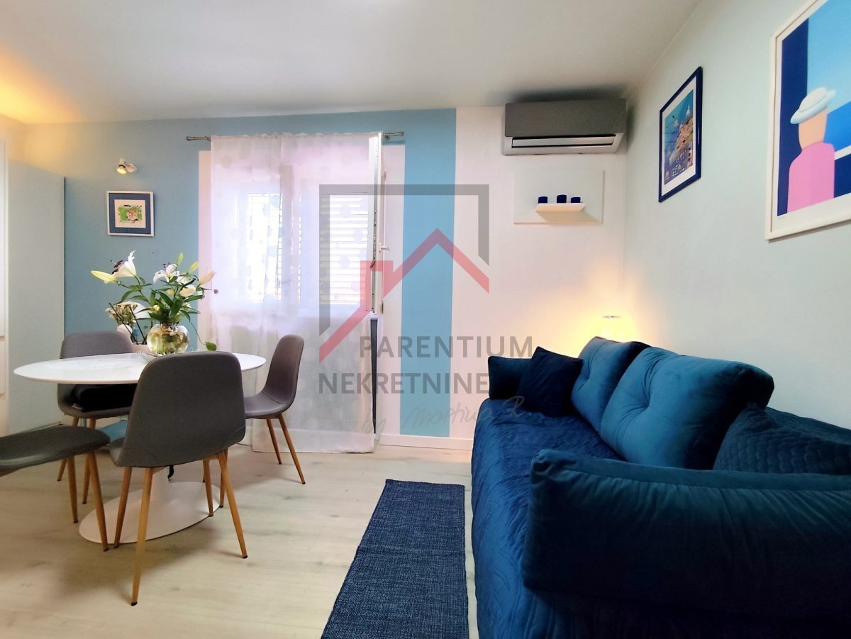 Istra, Poreč - Dvoetažni stan na 1. kat, 43 m2, 300 metara od mora