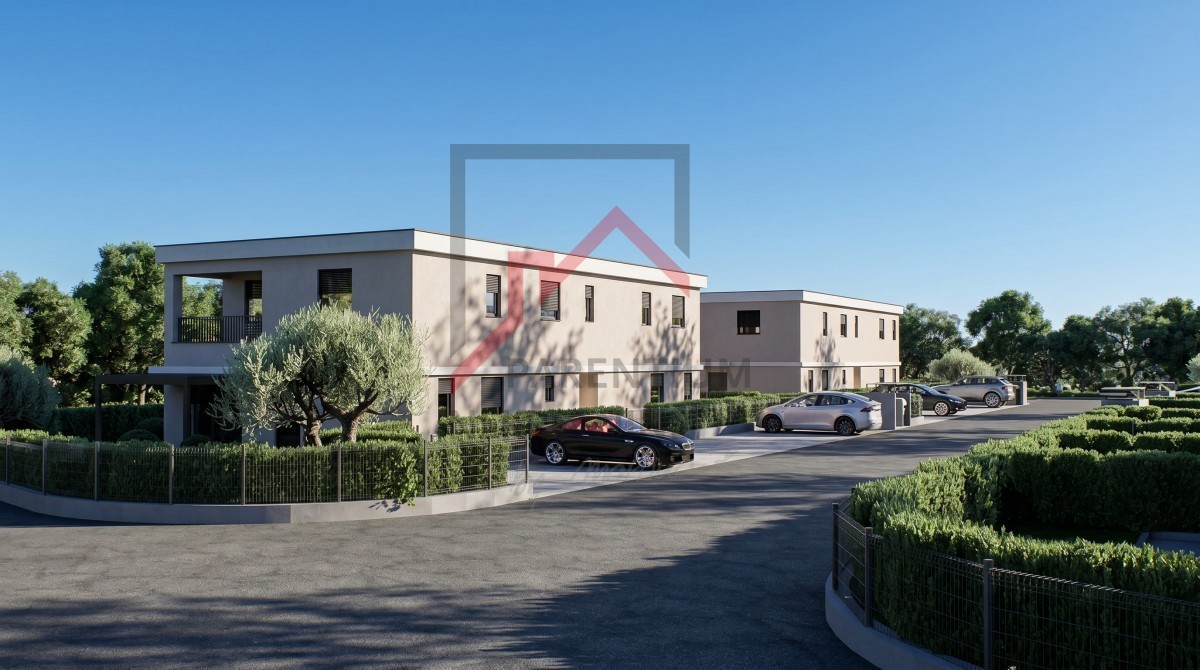 Appartamento con giardino di 130 m2 e una camera da letto, a 3500 m dal mare e dal castello.