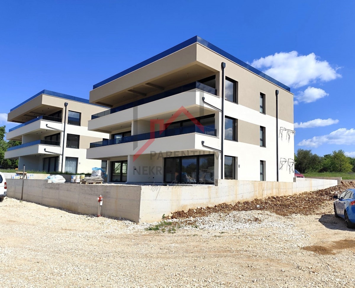 Istra, Poreč - Luksuzan stan na prvom katu s pogledom, blizina centra grada