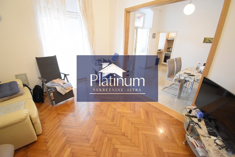 PULA, CITY CENTER, RENOVATED 3-ROOM APARTMENT, 118 m2 WITH GARAGE - REDUCED