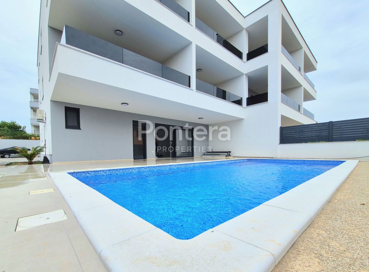 ISTRIA, NOVIGRAD Exclusive apartment on the ground floor with a private pool