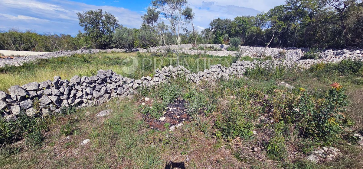 Malinska, građevinsko zemljište na rubu građevinske zone! – 3