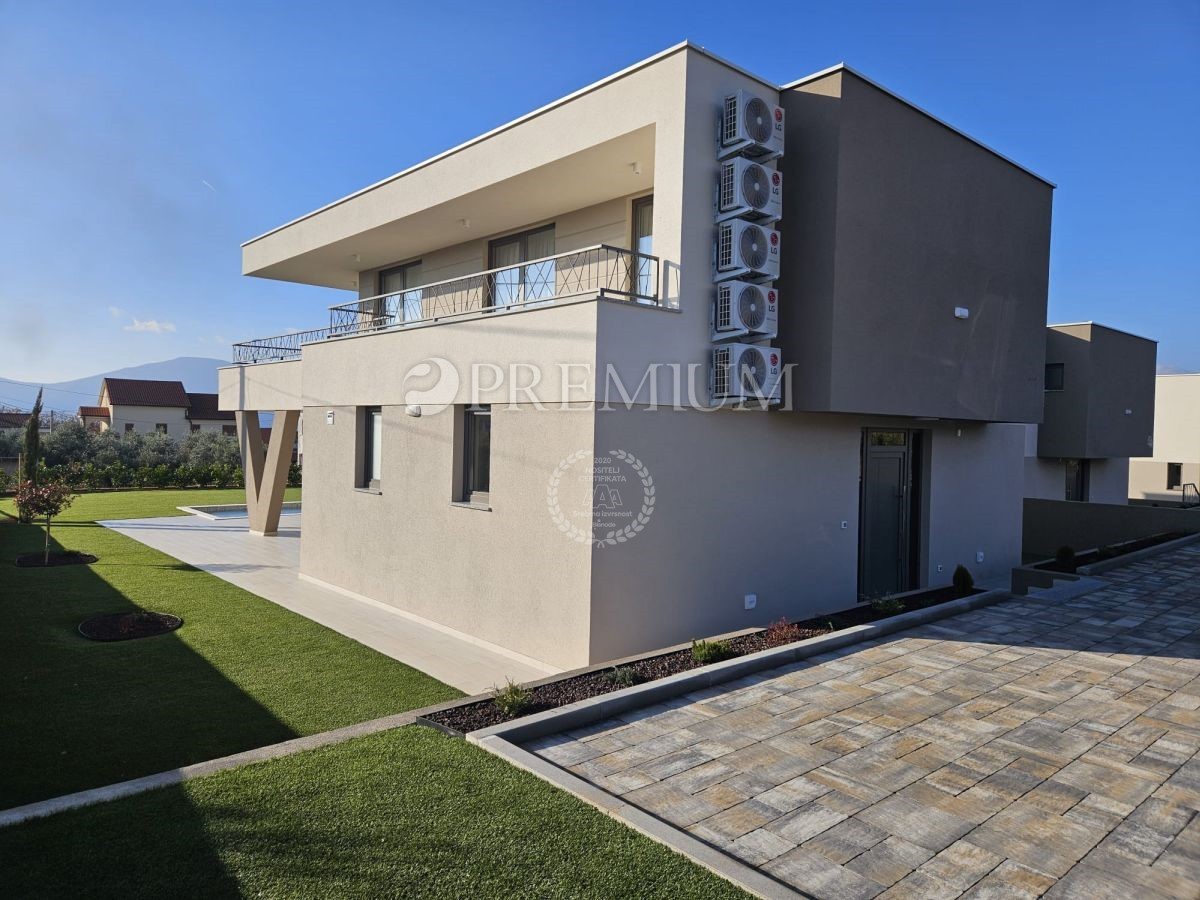 Samostojeća kuća s bazenom, novogradnja! – 3