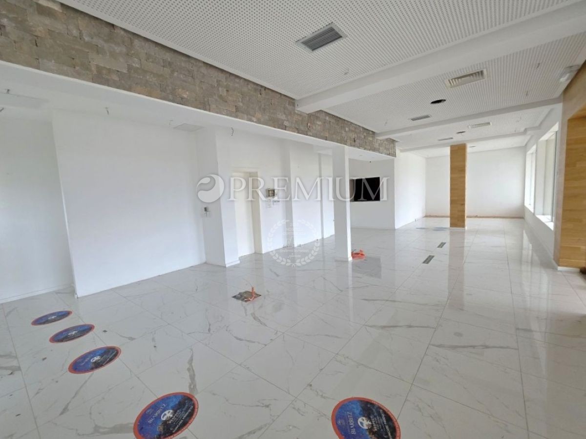 Locale commerciale KRK, 980.000 €