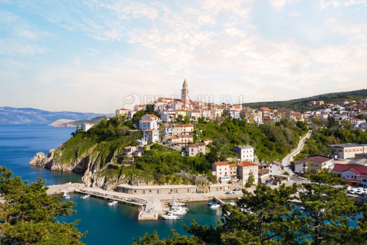 Vrbnik, prostrano zemljište, pogled na more! – 3