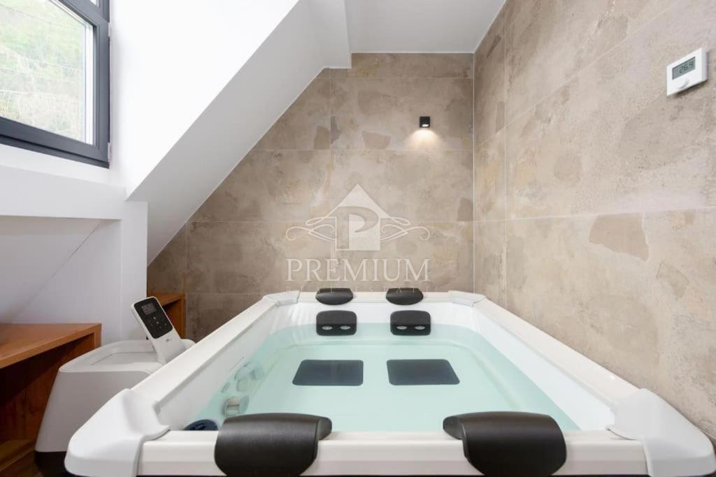 Galerija slika Poslovni prostor prodaja STARI LAZ (RAVNA GORA), PRIMORSKOGORANSKA REC ID