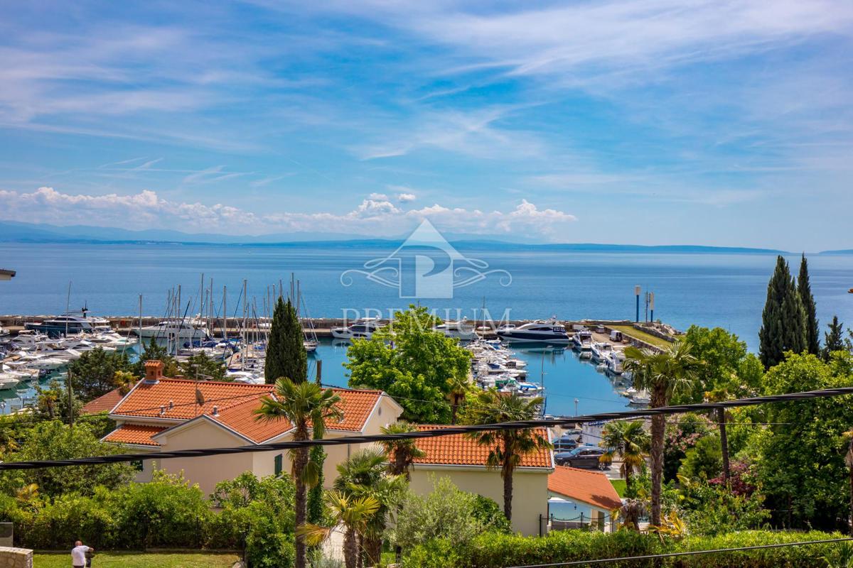 Appartamento OPATIJA, 1.050 €