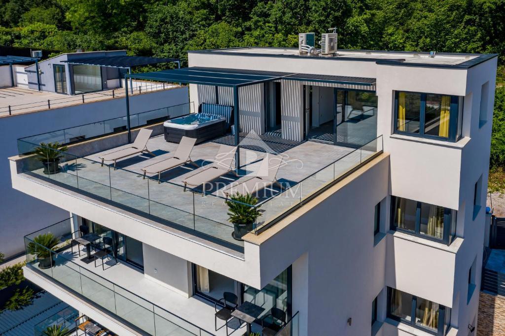 MODERNER NEUBAU IM DIENST DES TOURISMUS – 3
