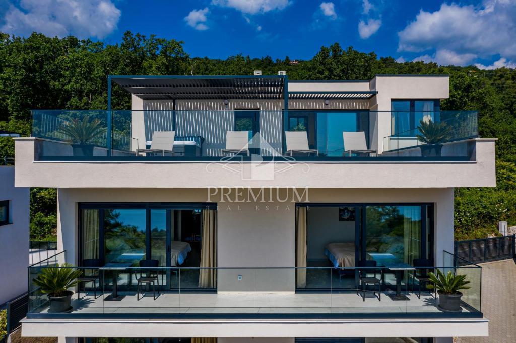MODERNER NEUBAU IM DIENST DES TOURISMUS – 2