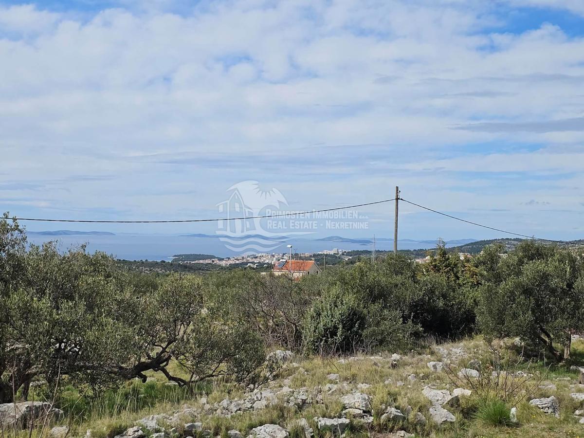 Primošten/ 1476 m² großes Grundstück mit Meerblick – 3