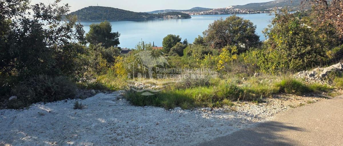 Terreno ROGOZNICA, 399.300 €