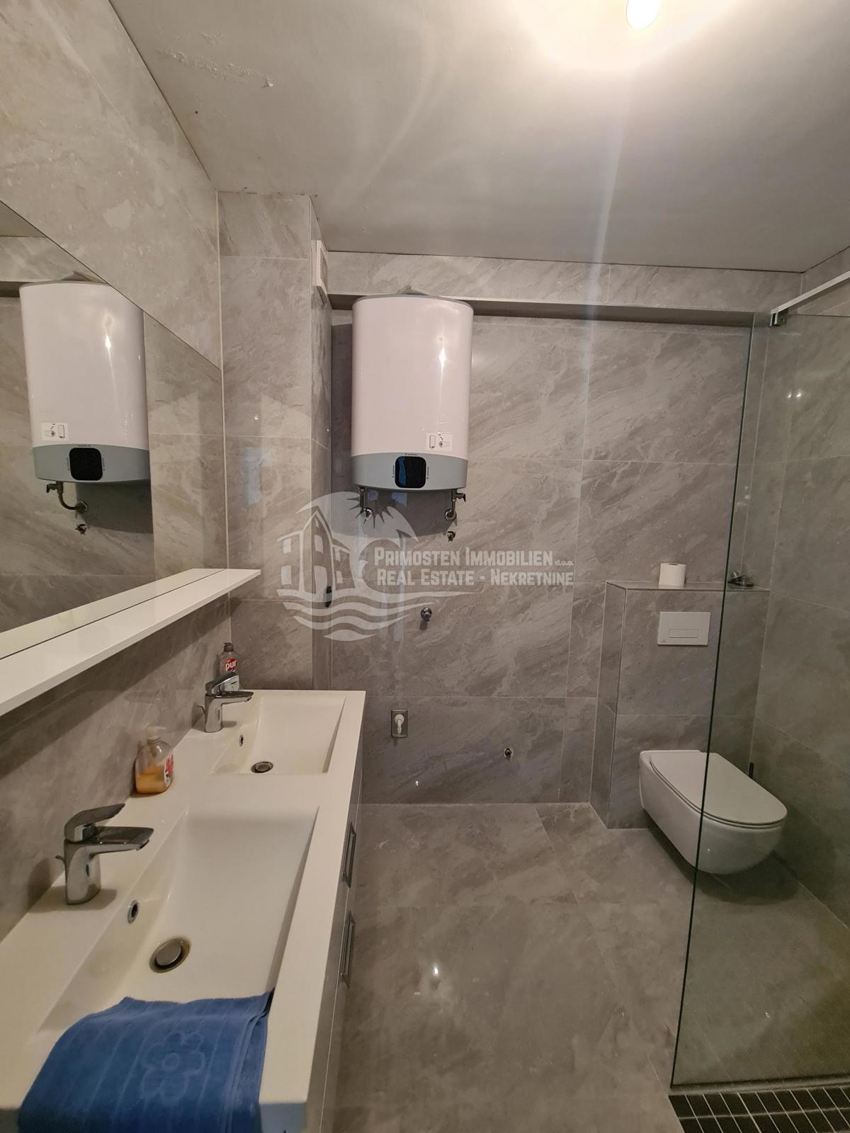 Trosobni stan s pogledom blizu Trogira – 3