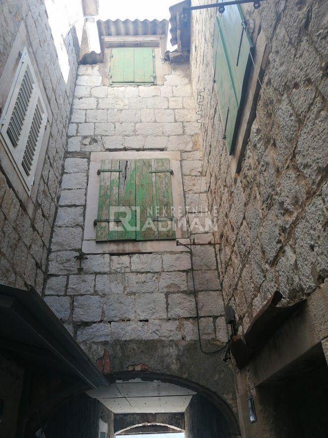 KAŠTEL SUĆURAC