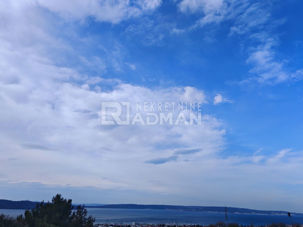 Terreno KAŠTELA, 136.000 €