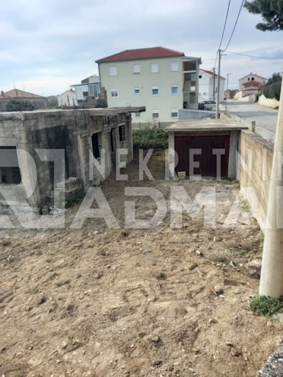 KAŠTEL SUĆURAC