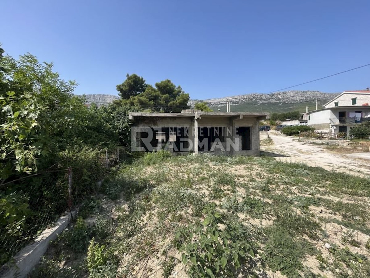 KAŠTEL SUĆURAC
