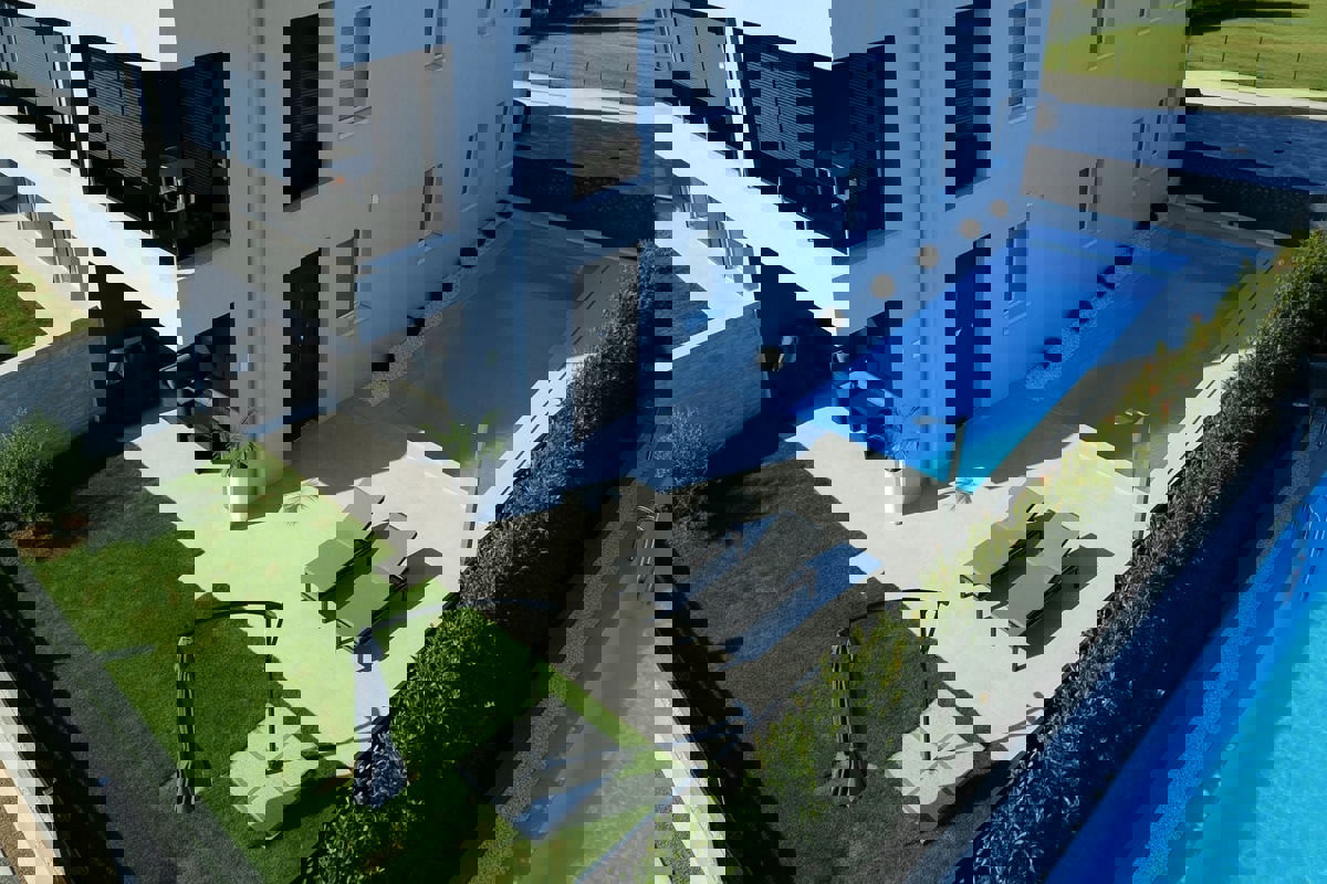 Appartamento NOVIGRAD, 495.000 €