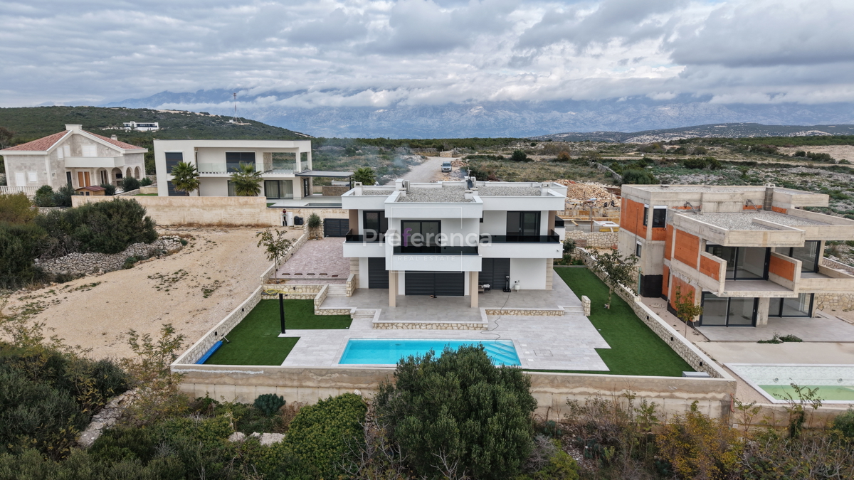 Дом NOVALJA, 970.000 €