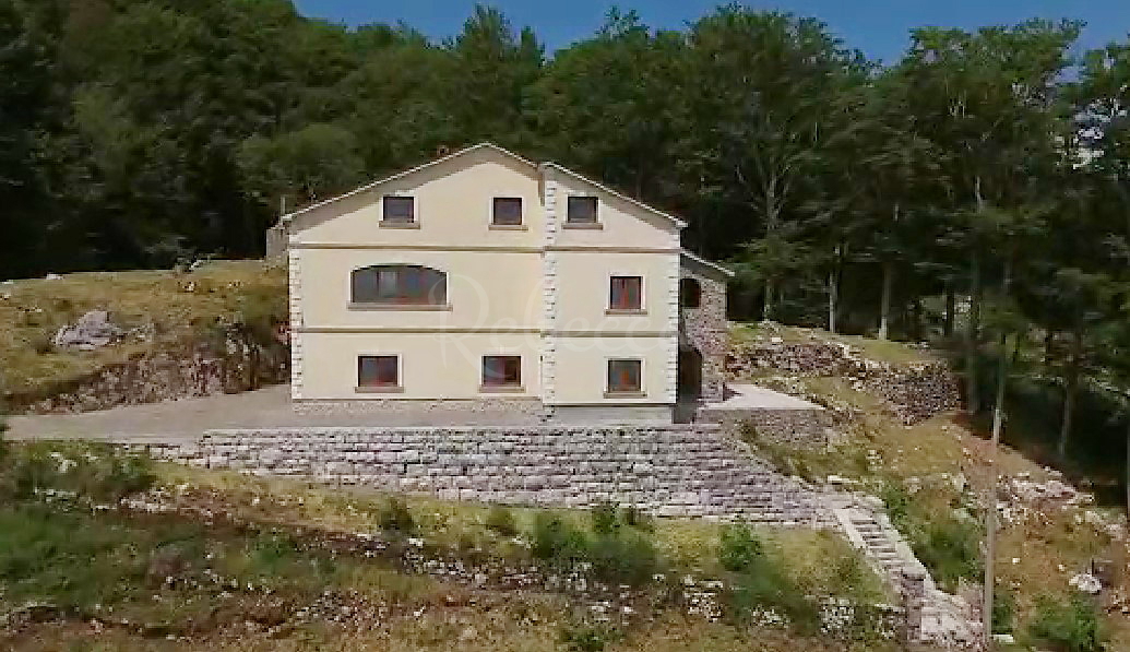 OPRIČ