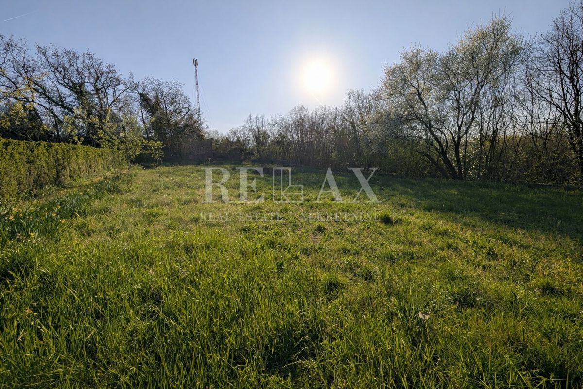 Участок VIŠKOVO, 100.000 €