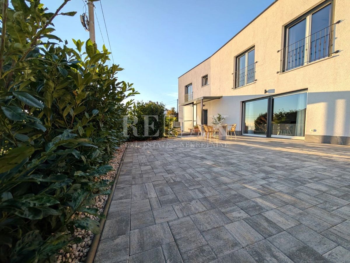 Дом RIJEKA, 650.000 €