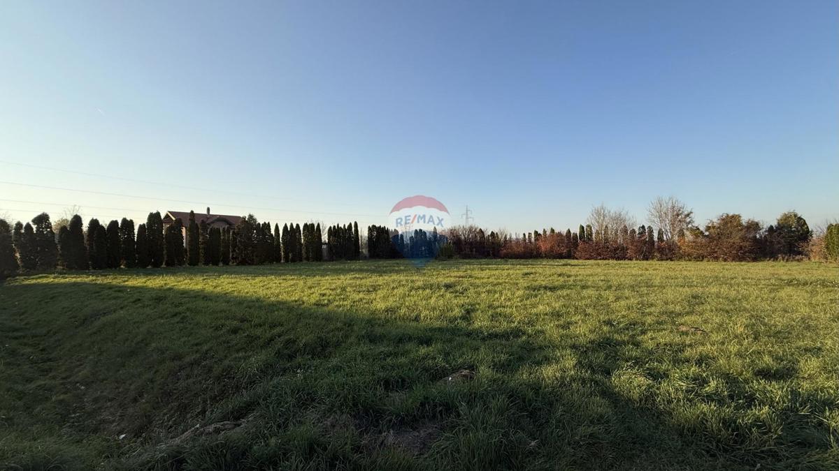 Terreno RUGVICA, 74.000 €