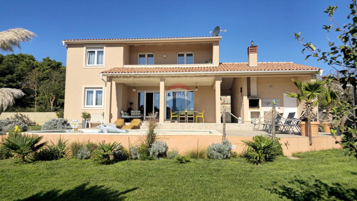 Дом PULA, 630.000 €