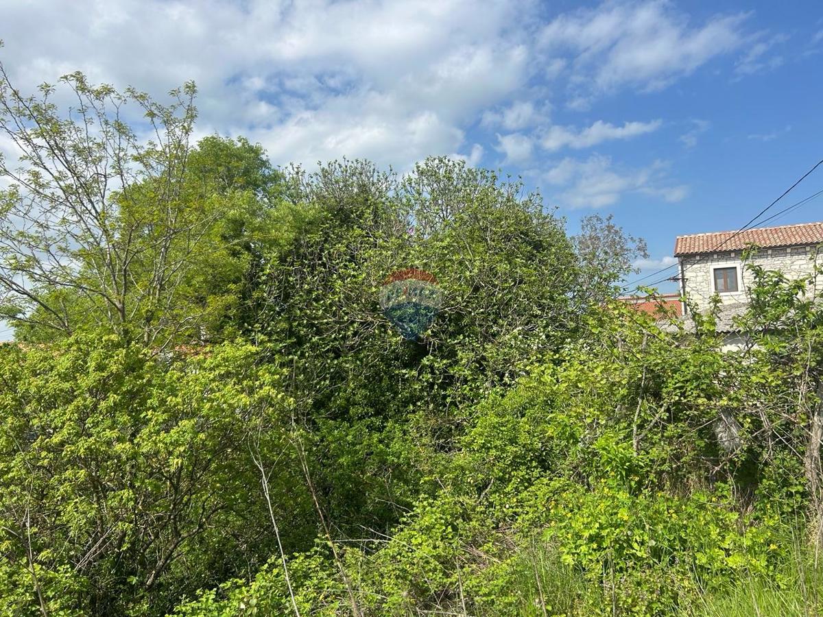 Участок MARČANA, 83.000 €