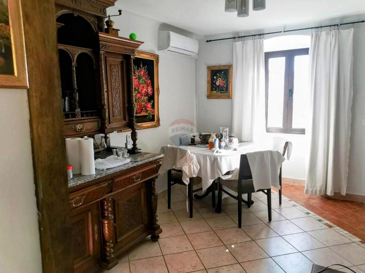 Appartamento BAKAR, 700 €