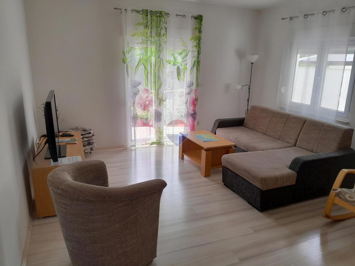 Condo/Apartment Vidikovac, Pula, 77m2