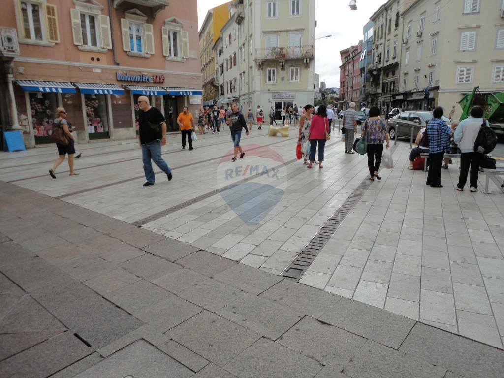 Locale commerciale RIJEKA, 1.200 €