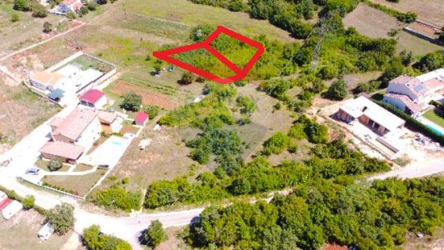 Участок KANFANAR, 17.000 €